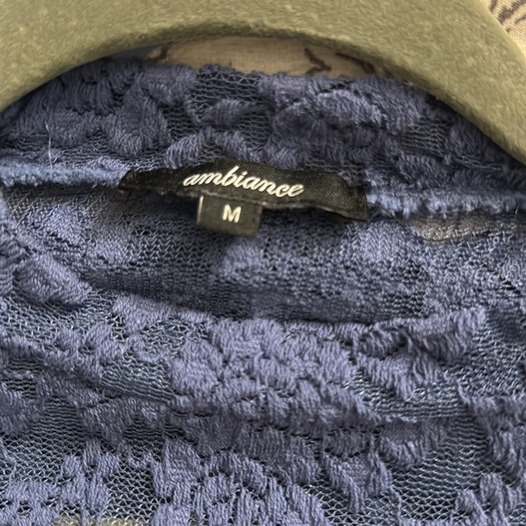 Blue Lace Cropped Long Sleeve - Picture 3 of 3